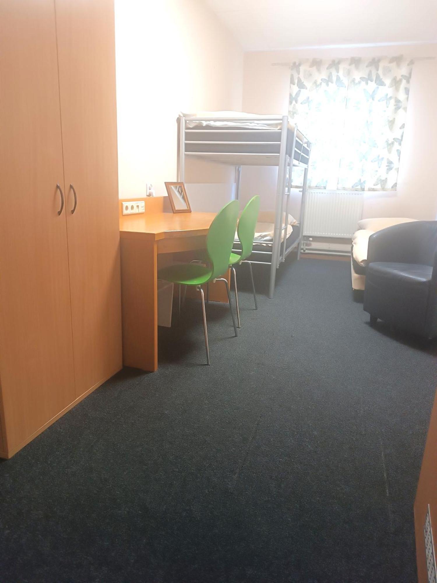 זיילונה גאורה Hostel Krosnienska 12 מראה חיצוני תמונה