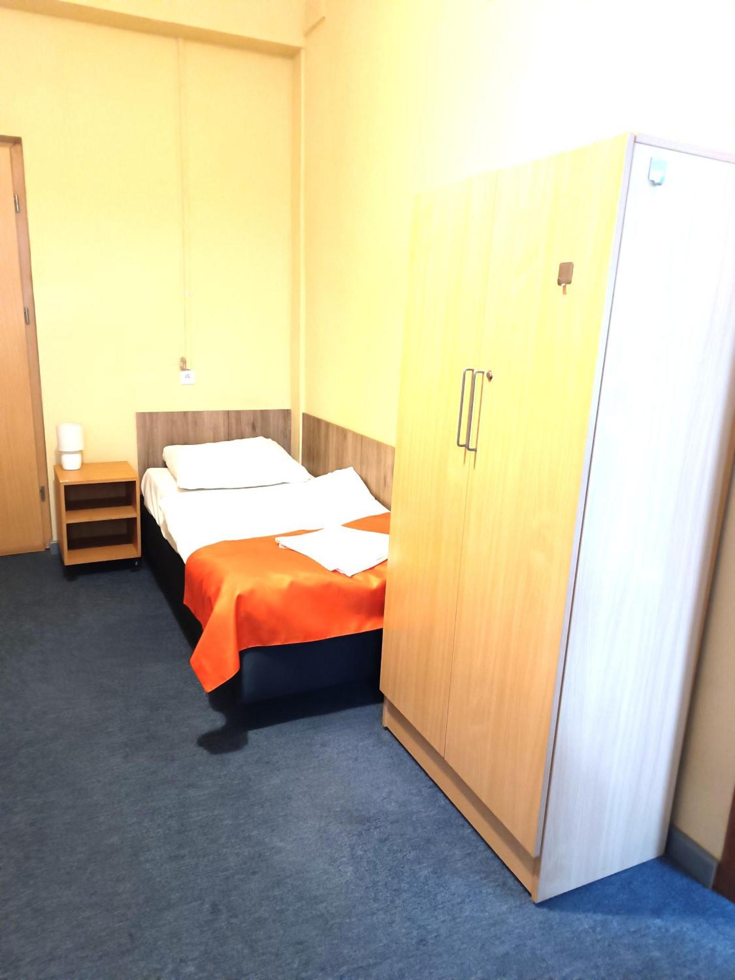 זיילונה גאורה Hostel Krosnienska 12 מראה חיצוני תמונה