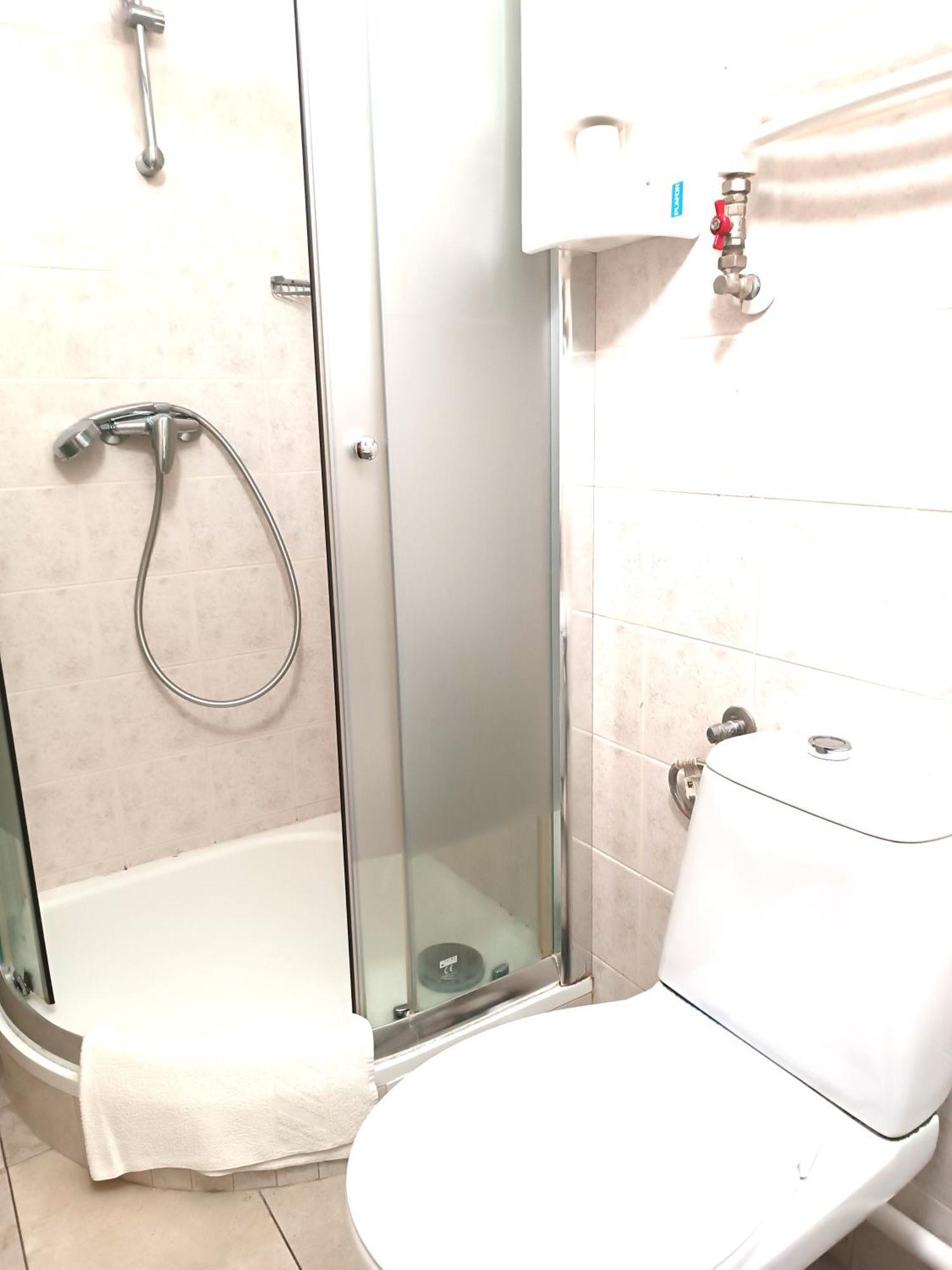 זיילונה גאורה Hostel Krosnienska 12 מראה חיצוני תמונה