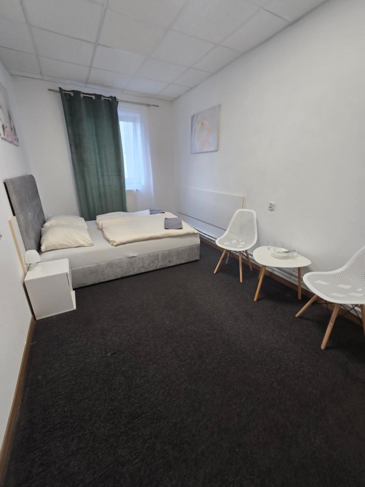 זיילונה גאורה Hostel Krosnienska 12 מראה חיצוני תמונה