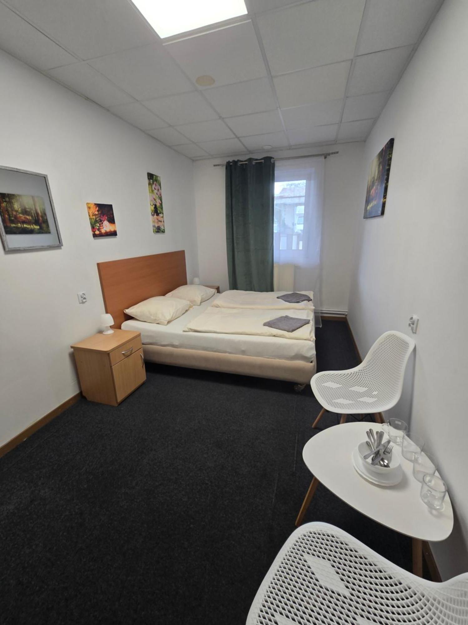 זיילונה גאורה Hostel Krosnienska 12 מראה חיצוני תמונה