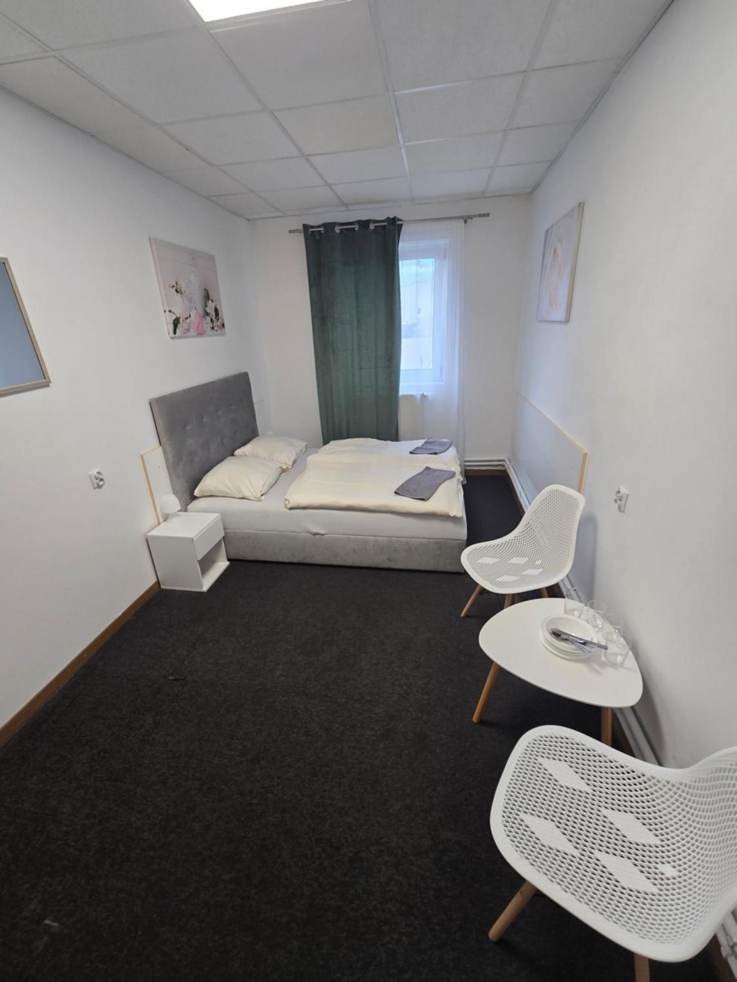 זיילונה גאורה Hostel Krosnienska 12 מראה חיצוני תמונה