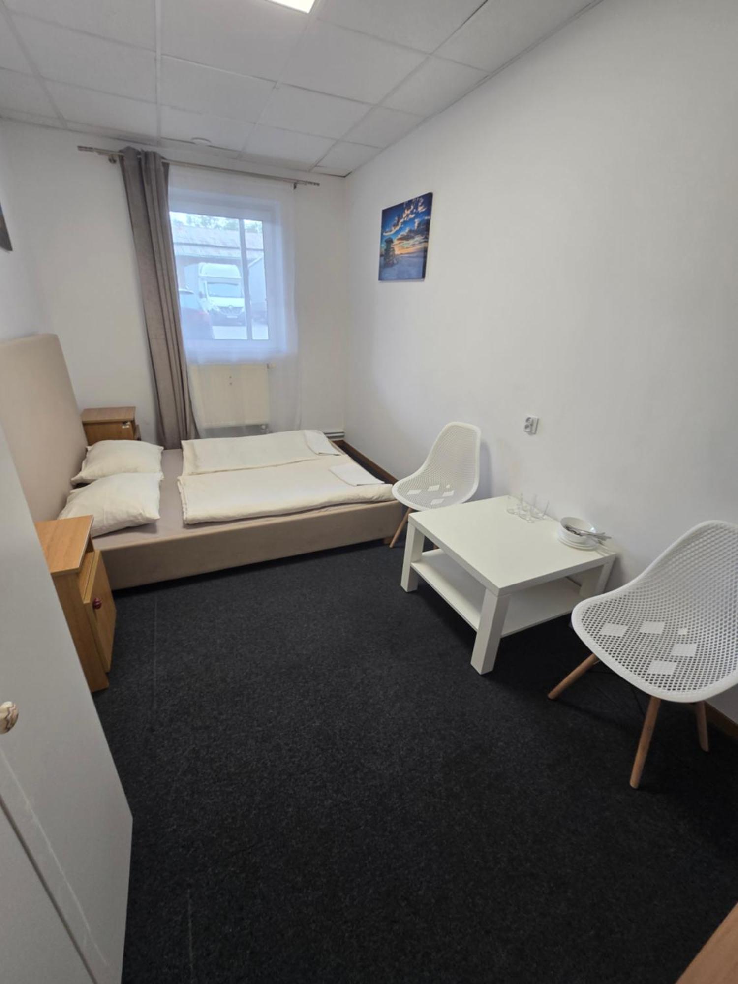זיילונה גאורה Hostel Krosnienska 12 מראה חיצוני תמונה